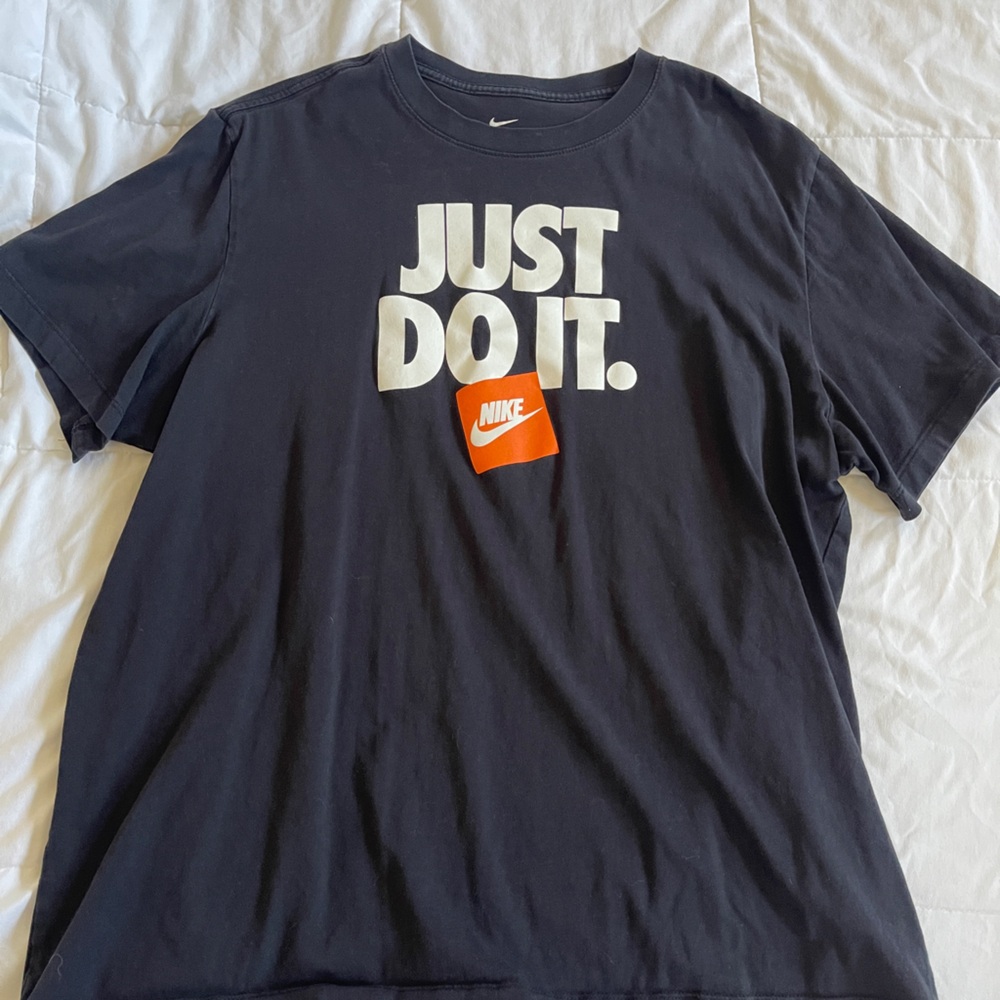Men’s Nike Shirt, XXL